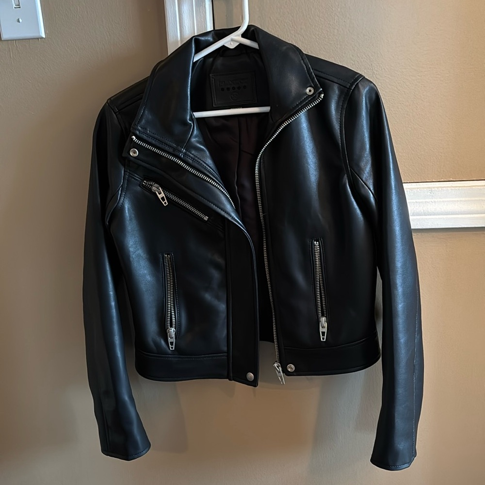 BlankNYC faux leather moto jacket! Size XS. excellent used condition!